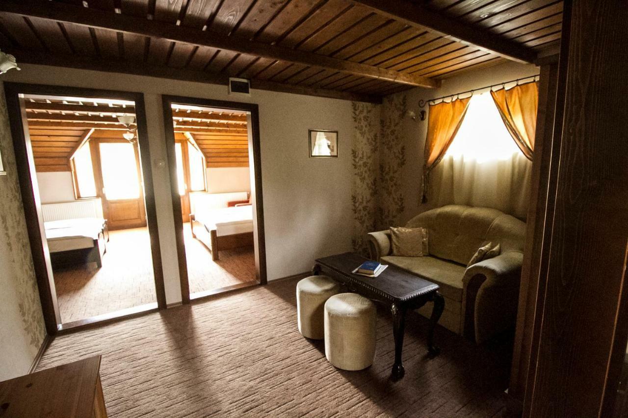 Hotel Aranygombos Fogado Telkibánya Exterior foto
